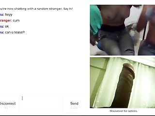 金发按摩油脂她的客户与油和抽搐她的猫