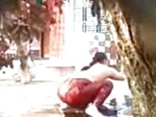 医生有金手和一个该死的婊子