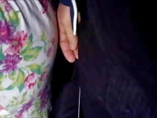 多汁的婴儿井粉碎孔
